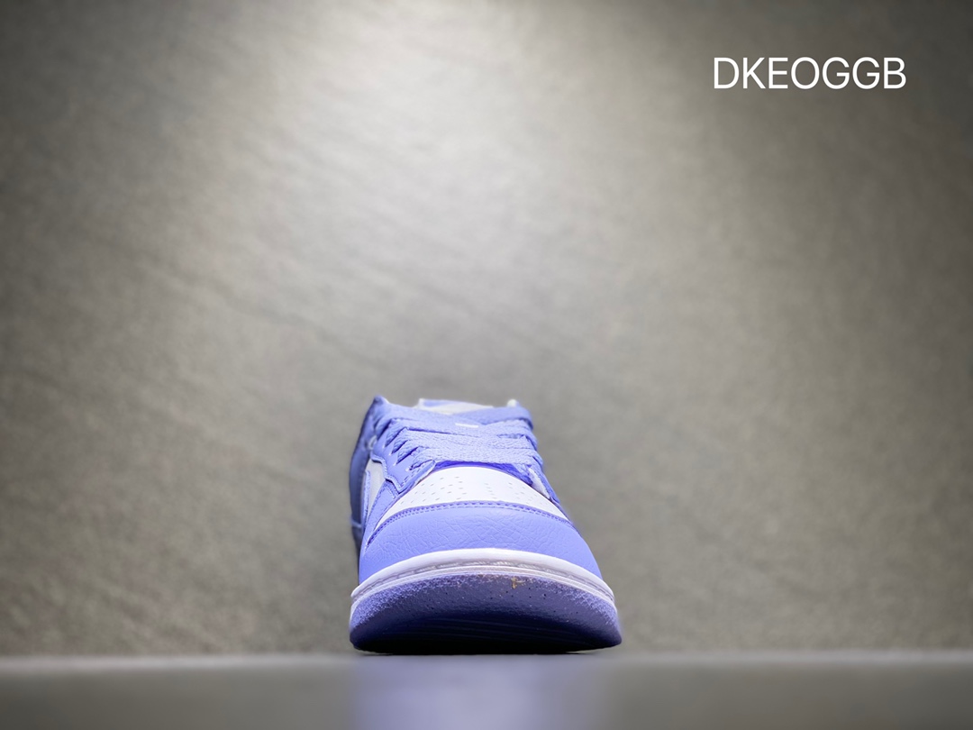 300 Nike SB dunk Low 低帮休闲运动滑板板鞋  DN1431-103
