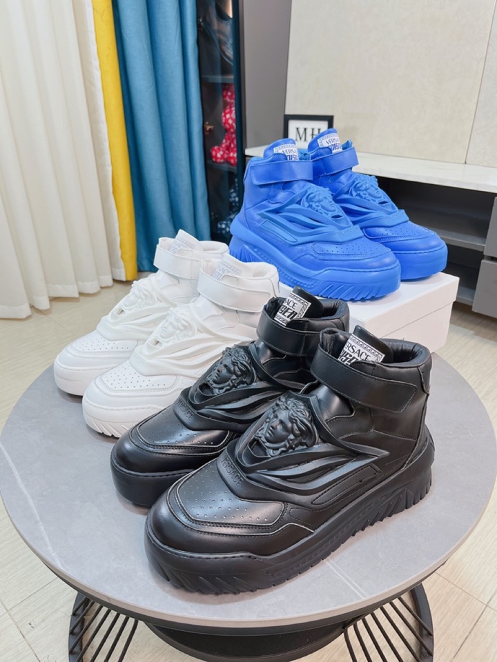 J0 VERSACE 范思哲   高帮巴黎时装走秀款官网同步,进口头层牛皮鞋舌 Versace 范思哲 车标设计内里采用头层真皮皮,绝对的奢华打造,引领时尚新概念.配码：36-46