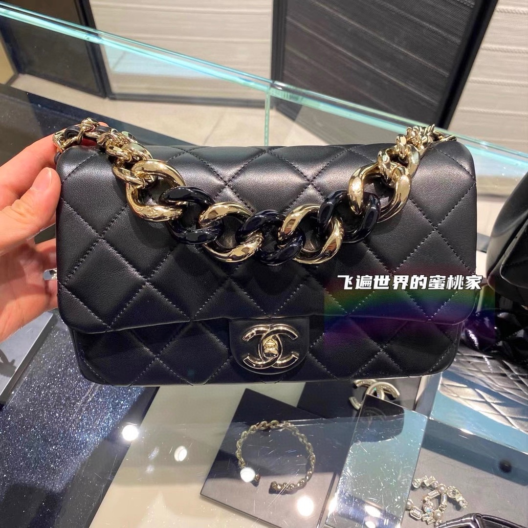 Chanel 2022亚克力链条包