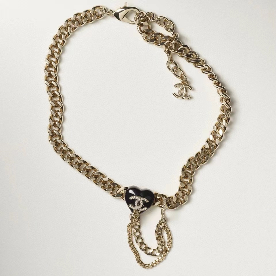 NO:584776,Xiaoxiang new model/23 autumn and winter new chain necklace black love heart tassel necklace, Chanel necklace, chanel,necklace19860909小香新款 /23秋冬新款 链条颈链 黑色爱心 桃心流苏项链,香奈儿项链,chanel,necklace,Jewelry