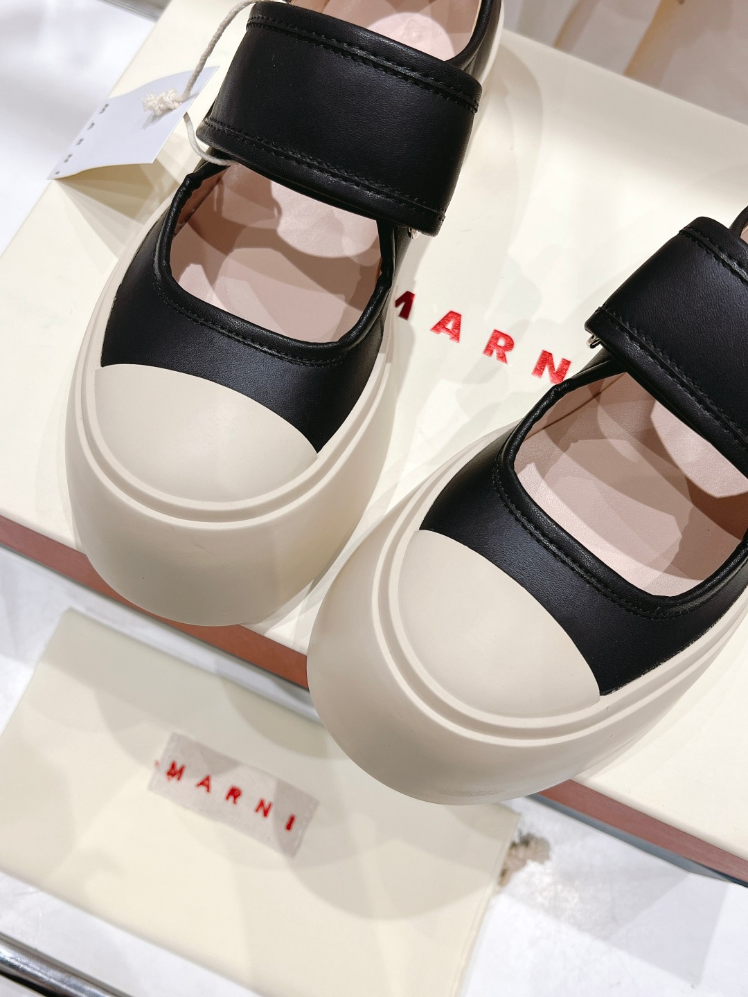 高品质升级版 Marni|玛丽珍大头娃娃鞋‼️升级大底，原版一致套楦工艺，升级最新官方原版包装‼️玛尼这