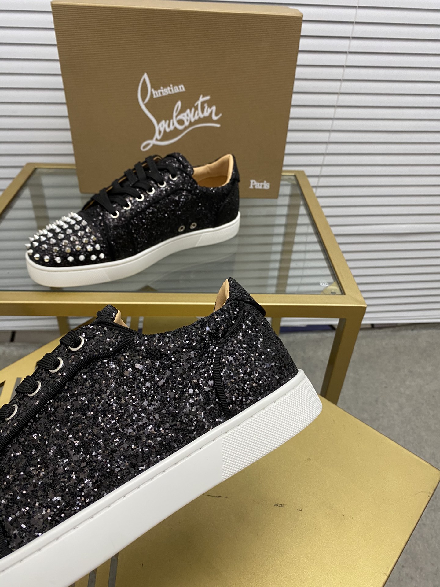 (ll precio de fábrica. christian louboutin (CL zapatos inferiores rojos) serie de contador, parejas 
