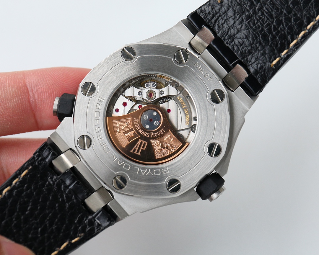 爱彼Audemars Piguet,皇家橡树15710👺采用莫桑钻圈口进口3120机械机芯腕表