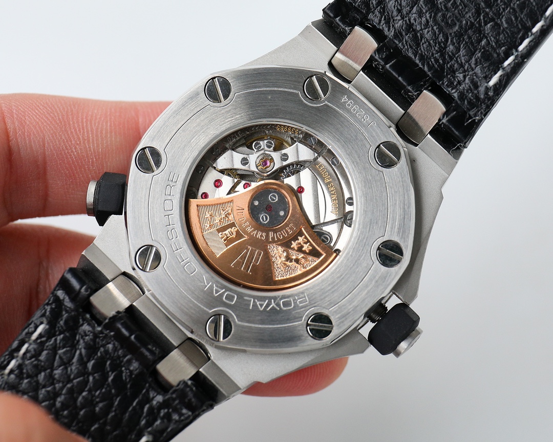 爱彼Audemars Piguet,皇家橡树15710👺采用莫桑钻圈口进口3120机械机芯腕表