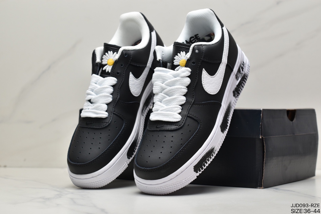 130 G-Dragon权志龙个人品牌PEACEMINUSONE x Nike Air Force 1”Para-noise”空军低帮AQ3692-001