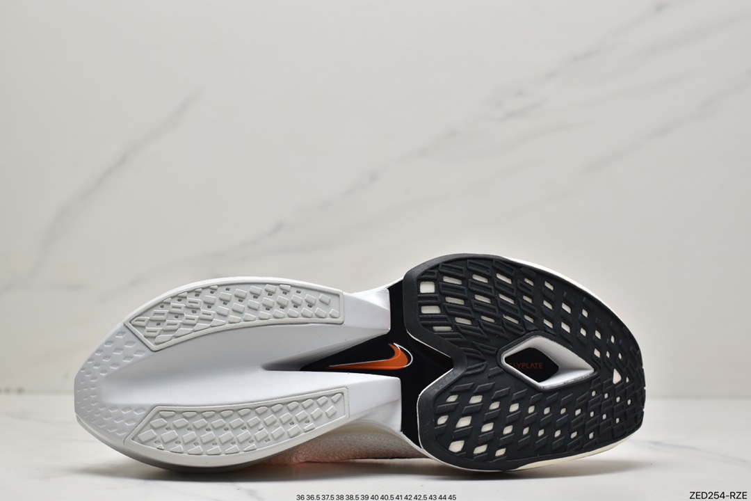 260 新品发布 Nike Air Zoom Alphafly NEXT整体采用前作的设计语言DJ6206-100