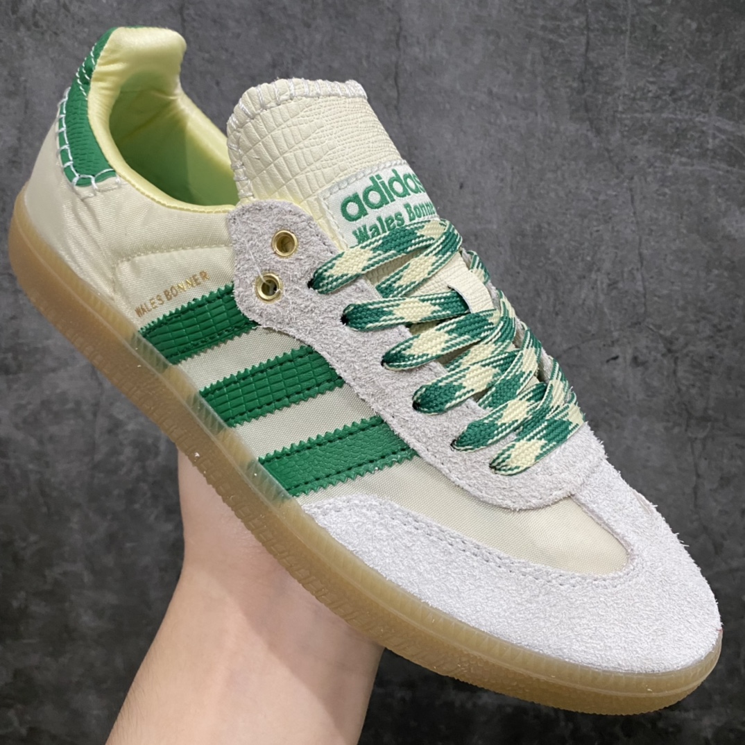 图片[3]-Wales Bonner x AD Originals Samba 桑巴舞系列绅士德训足球风百搭低帮休闲运动板鞋 GY4344 英国女设计师GraceBonner旗下男装品牌WALES BONNER与Adidas Originals2022春夏系列联名亮相。整个系列以1970年代和1980年代的足球服装风格为基调，加入了丰富的配色。本次一起推出了联名鞋款，同样是浓厚的复古风，搭配足球袜更显得有上世纪运动街头那味儿了！板鞋上采用了撞色的粗线缝合设计，使整双鞋复古但充满了现代设计。 尺码：36 36⅔ 37⅓ 38 38⅔ 39⅓ 40 40⅔ 41⅓ 42 42⅔ 43⅓ 44 45-选品中心