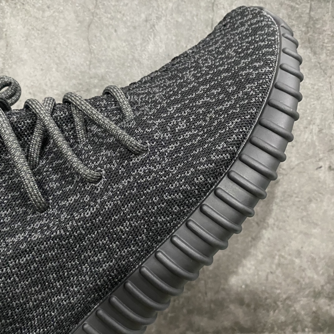 图片[6]-H12版本2023版Yeezy350初代 \”Pirate Black\” 全黑 纯黑武士 黑魂 BB5350-2023 原厂再生高弹纱 艺超原厂鞋带 原厂Cost高斯环保线 百宏原厂后拉织带环 德国进口巴斯夫大底 原档案底模数据 区别市面一切版本 均不是一个档次 辰元原厂针织代工 细节还原度极高 大几率过验 尺码 36 36.5 37 38 38.5 39 40 40.5 41 42 42.5 43 44 44.5 45 46 47 48-选品中心