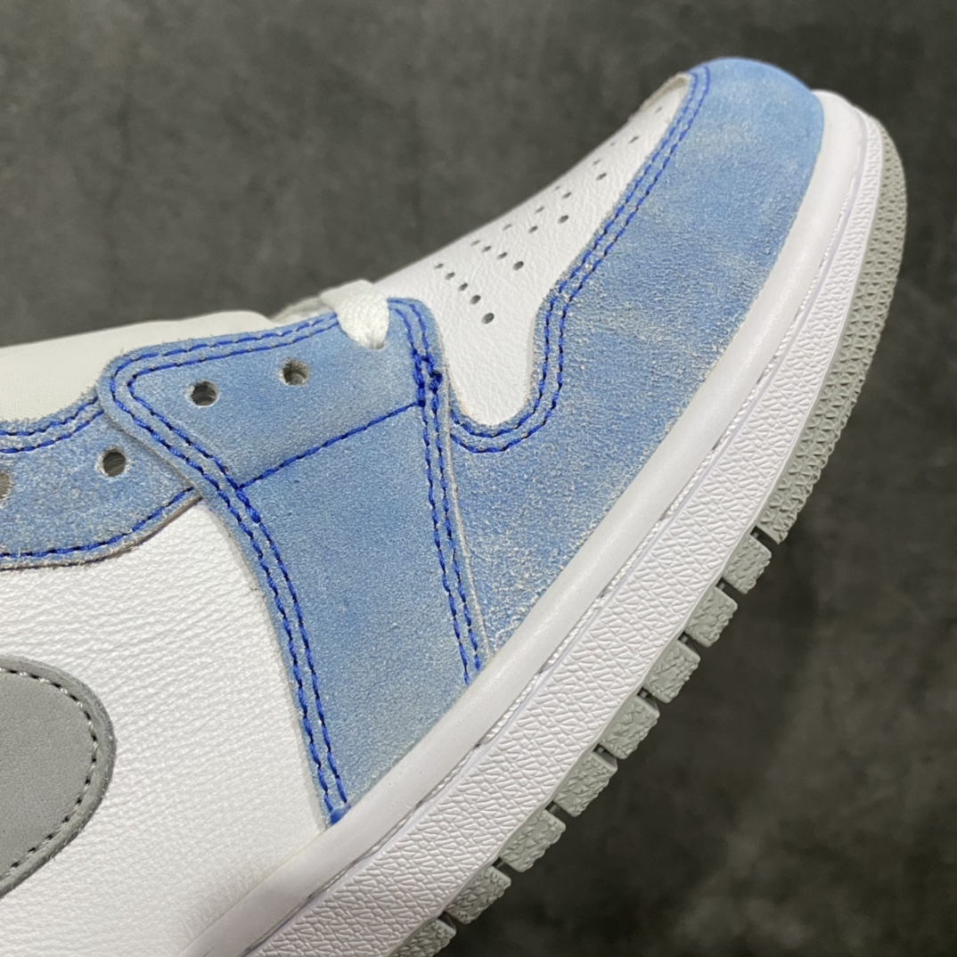 图片[6]-老DT版Air Jordan AJ1 水洗蓝 555088-402 原底面 原厂技术加持 原厂油墨 完美3D高频立体飞翼 字体大小色泽亮度均保持原鞋一致 全部原厂特供皮料 原厂配方烧制的大底 原厂核心技术 原厂拉帮手法 中底布自然渗透 最正宗的AJ1的屁股 钩子 外领口饰片 鞋头 防泥片 鞋眼片 全部采用原厂电脑车 针距 边距完全同步原鞋 最正宗的原鞋即视感 尺码：40-47.5-选品中心