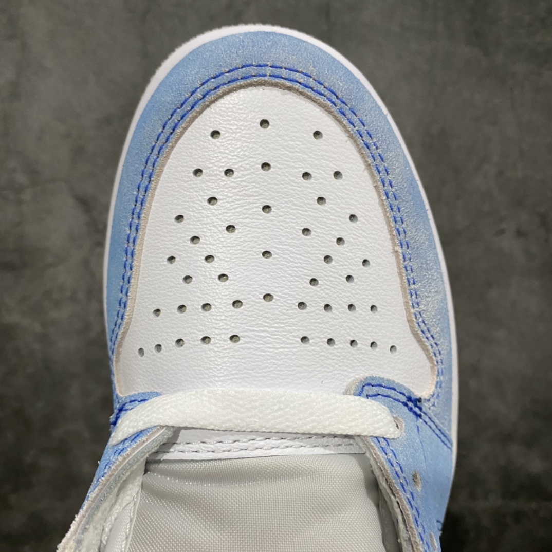 图片[5]-老DT版Air Jordan AJ1 水洗蓝 555088-402 原底面 原厂技术加持 原厂油墨 完美3D高频立体飞翼 字体大小色泽亮度均保持原鞋一致 全部原厂特供皮料 原厂配方烧制的大底 原厂核心技术 原厂拉帮手法 中底布自然渗透 最正宗的AJ1的屁股 钩子 外领口饰片 鞋头 防泥片 鞋眼片 全部采用原厂电脑车 针距 边距完全同步原鞋 最正宗的原鞋即视感 尺码：40-47.5-选品中心