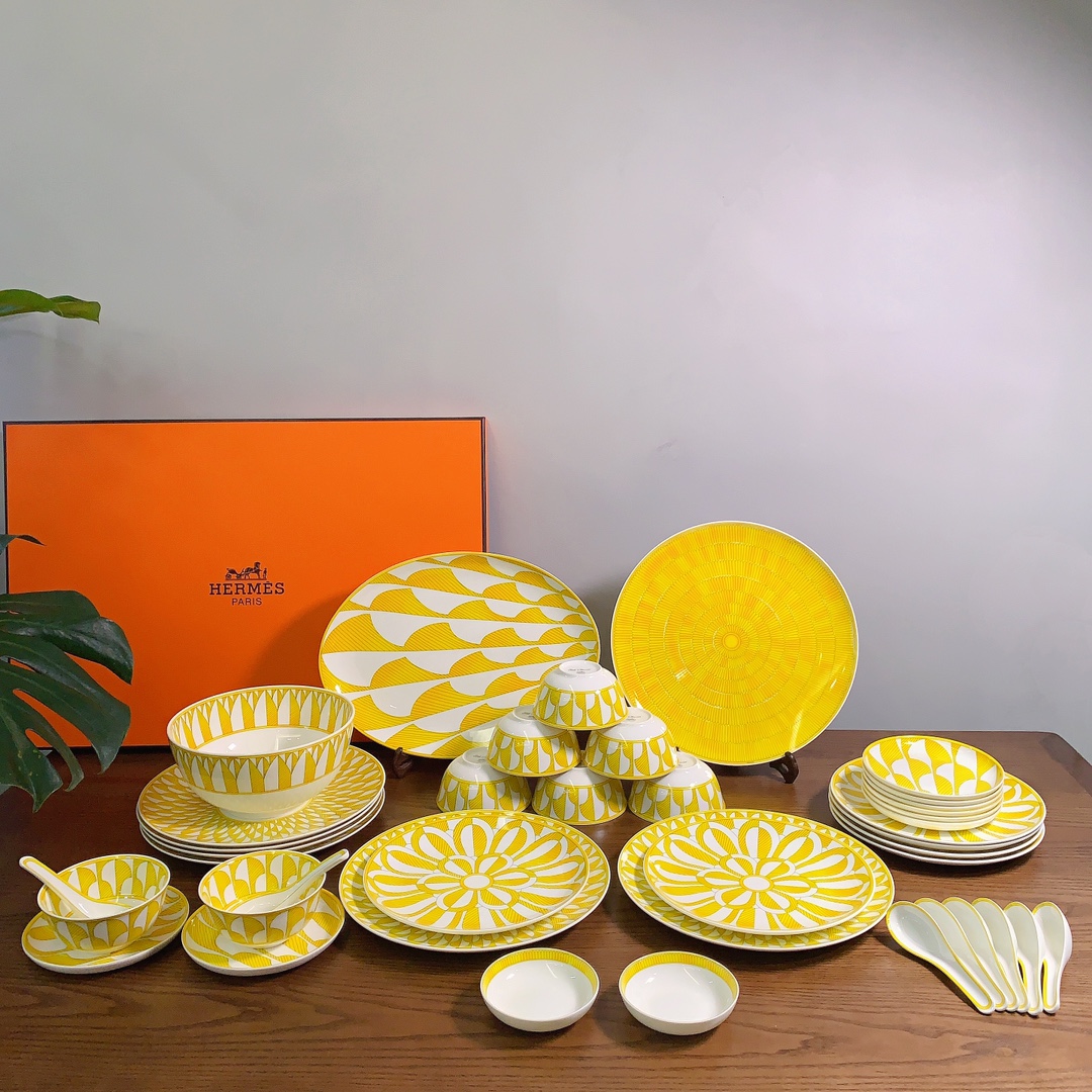 Hermes Tableware Black Brown White Yellow