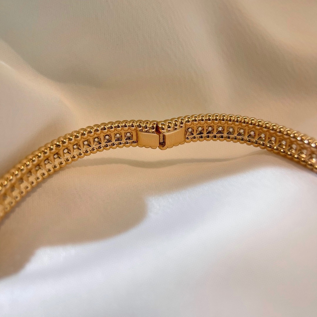 Van Cleef & Arpels vca Perlee系列满钻手镯，单排镶钻设计，尺寸S、M号相当于16、17号