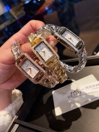 Hermes Fake Watch White Set With Diamonds Women Fall Collection Quartz Movement