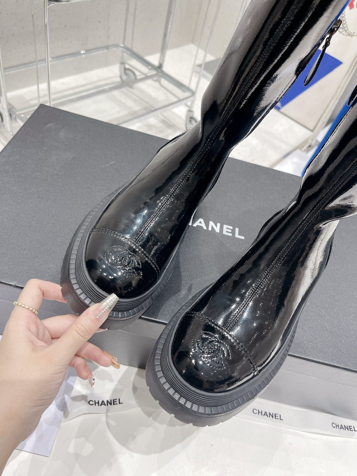 Chanel香奈儿最新厚底高筒弹力靴