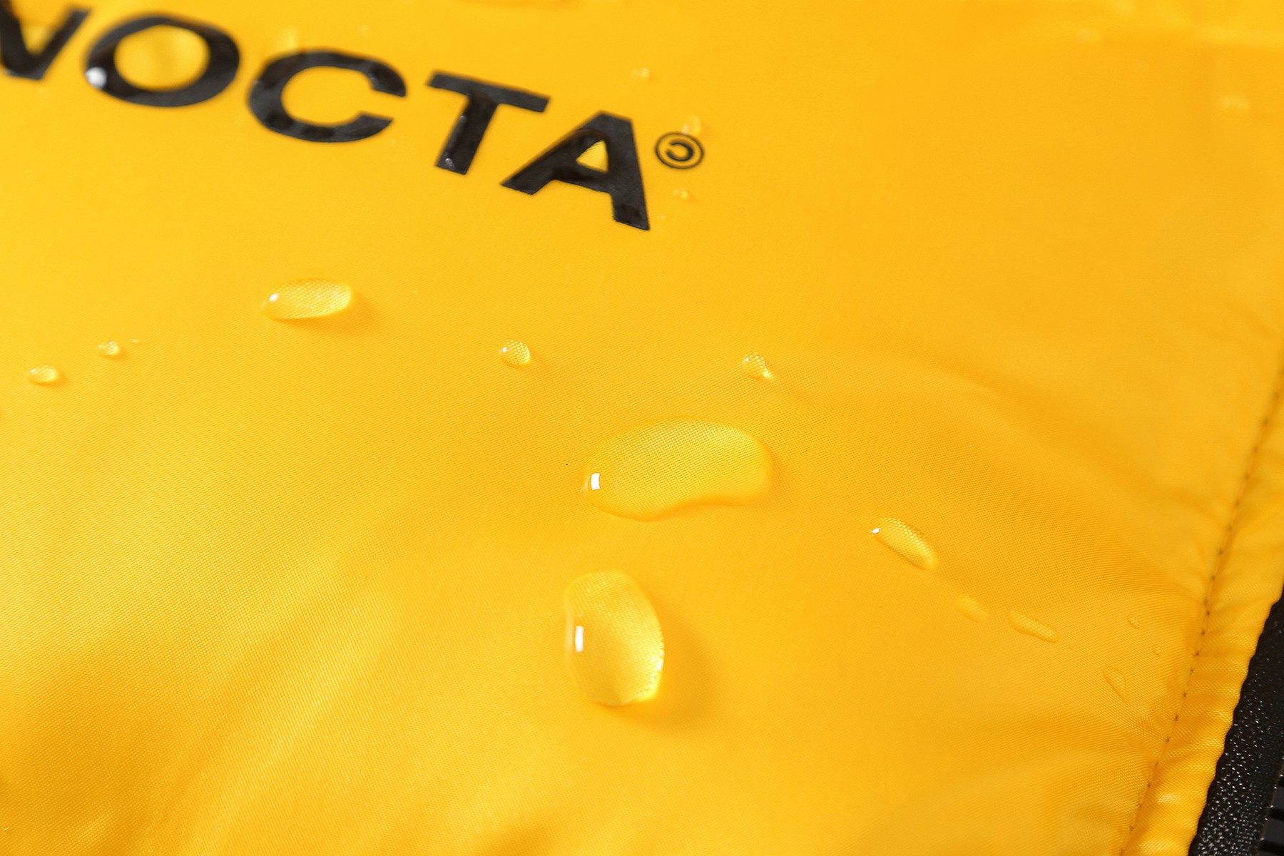 版本🐮货 （此款售后到年后）💰440
，Nike x Drake Nocta 系列联名立领公鸭羽绒服，王一博同款，【⚠️防盗扣拆出不退不换】
充绒达480克 ，定制YKK拉链，拉链带锁扣，
所有细节全部到位！从拉链到印花，到后领标、主标、树胶logo！完全一比一订制！
颜色：黑色 黄色
尺码：  S    M    L   XL
衣长： 63  65  67  69
胸围：116 119 122 126
肩宽：47.5 49  50  51
袖长： 66  68  69  7