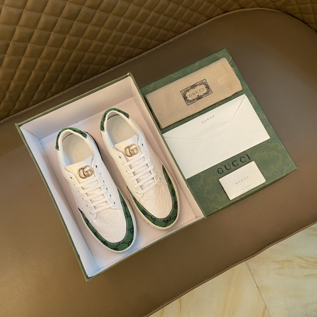 I5  Gucci  古奇 GUCCI～夏季帆船鞋香港原单顶级 精湛工艺 顶级质量高端精品男士潮鞋 英伦时尚风 原版Gucci  古奇 软皮 柔软羊皮里 懒人套脚乐福款 版面 此款面料采用牛皮顶级材质 羊皮内里适合司机驾车出行 原版防滑耐磨橡胶大底码数 38-44码 45 定做 黑棕色 白绿色 可选长期供天猫 淘宝