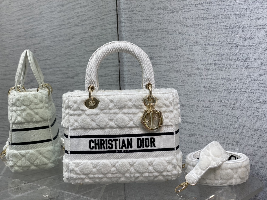 DIOR Lady Dior Five-Grid Fluffy Fur-Integrated Handbag