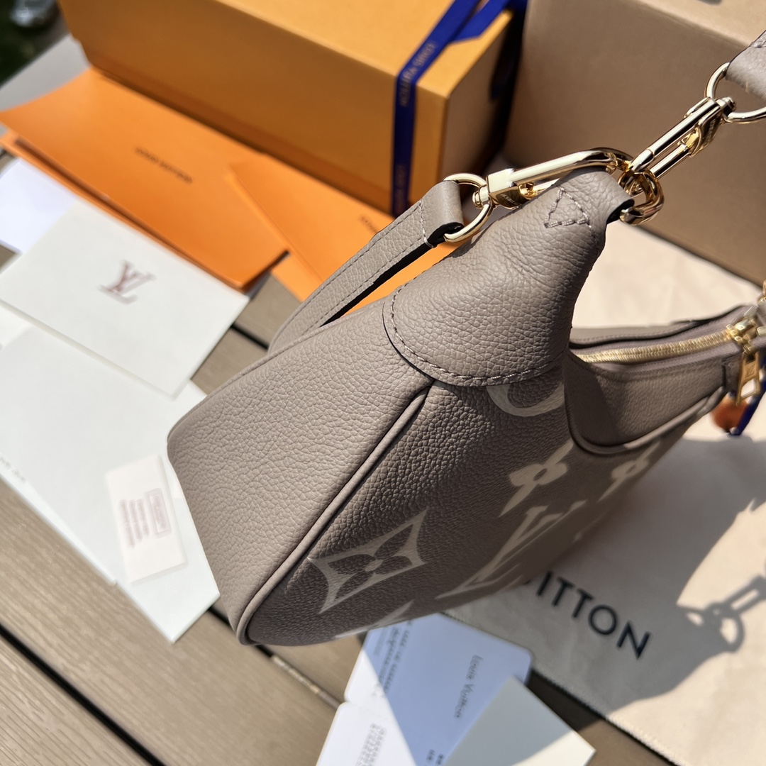 🌼m46112尺寸:22×14×9cmLV海外渠道资源特供腋下包❗️本款Bagatelle 手袋以Mon