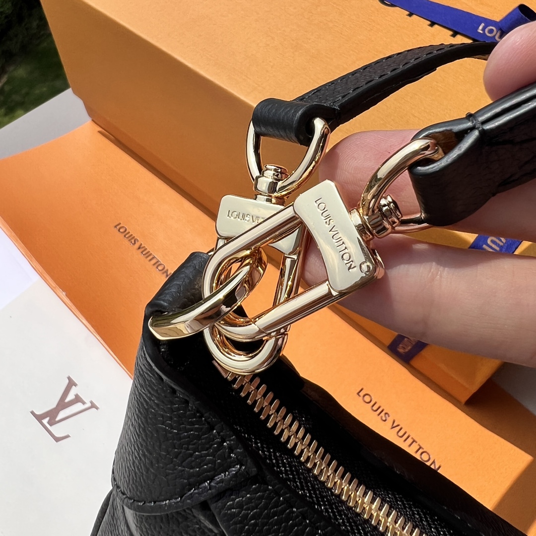 🌼m46002尺寸:22×14×9cmLV海外渠道资源特供腋下包❗️路易威登于新季伊始推出Bagatel