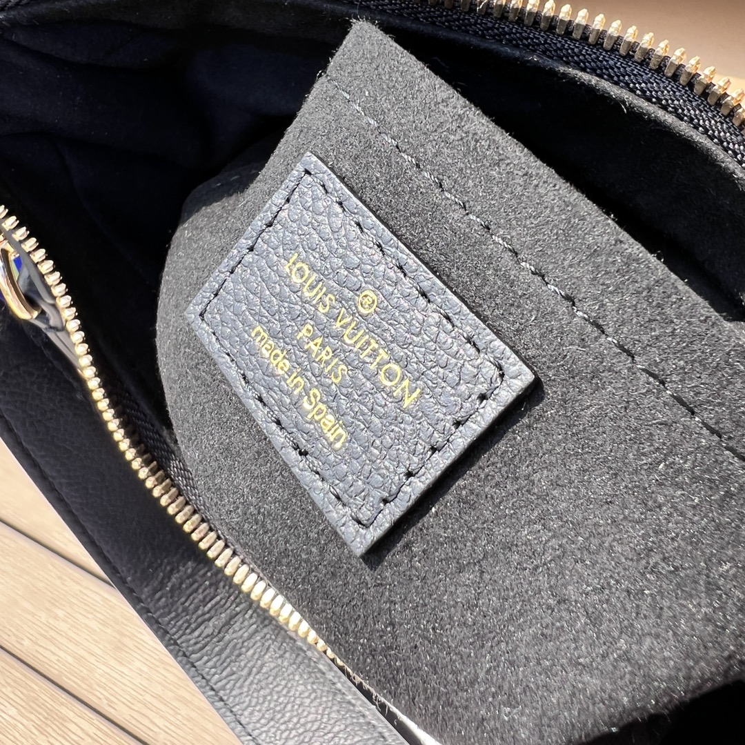 🌼m46002尺寸:22×14×9cmLV海外渠道资源特供腋下包❗️路易威登于新季伊始推出Bagatel