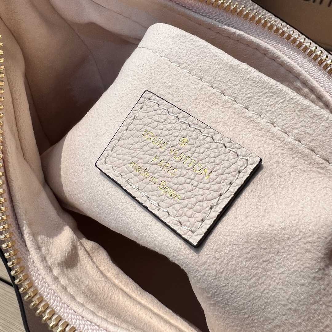 非市场普通货 进口皮料半钢五金m46099尺寸:22×14×9cmLV海外渠道资源特供腋下包❗️路易威登