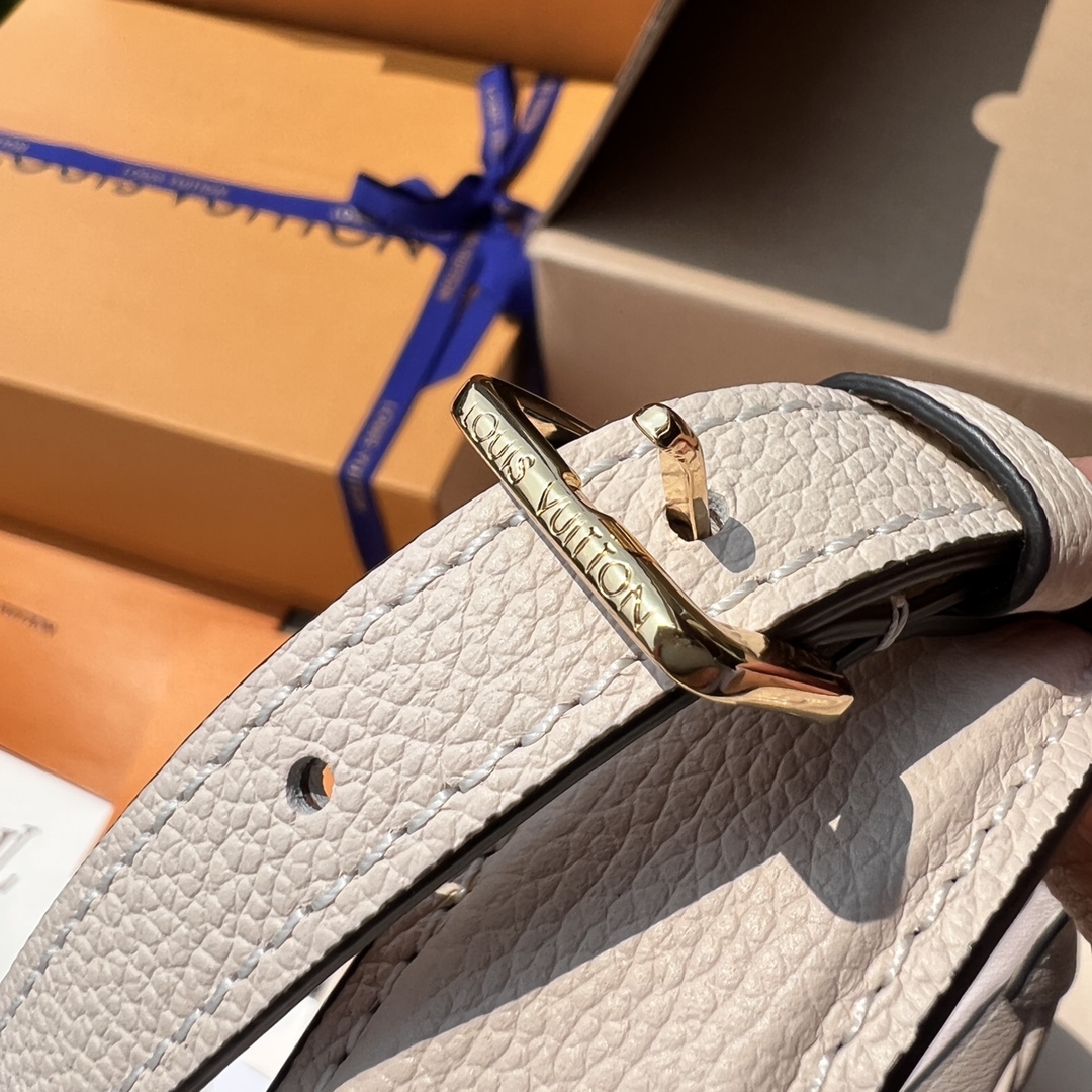 非市场普通货 进口皮料半钢五金m46099尺寸:22×14×9cmLV海外渠道资源特供腋下包❗️路易威登