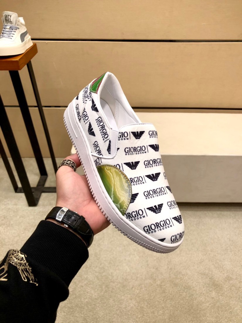 I0 Armani Armani 阿玛尼 休闲鞋套脚布鞋香港顶级原单 经典回归 保证品质 进口意大利进口布料精美图案头层猪皮垫脚.柔软防滑橡胶大底, 高品质打造 流畅的宣型 精细的做工 ,时尚又休闲码数38-44