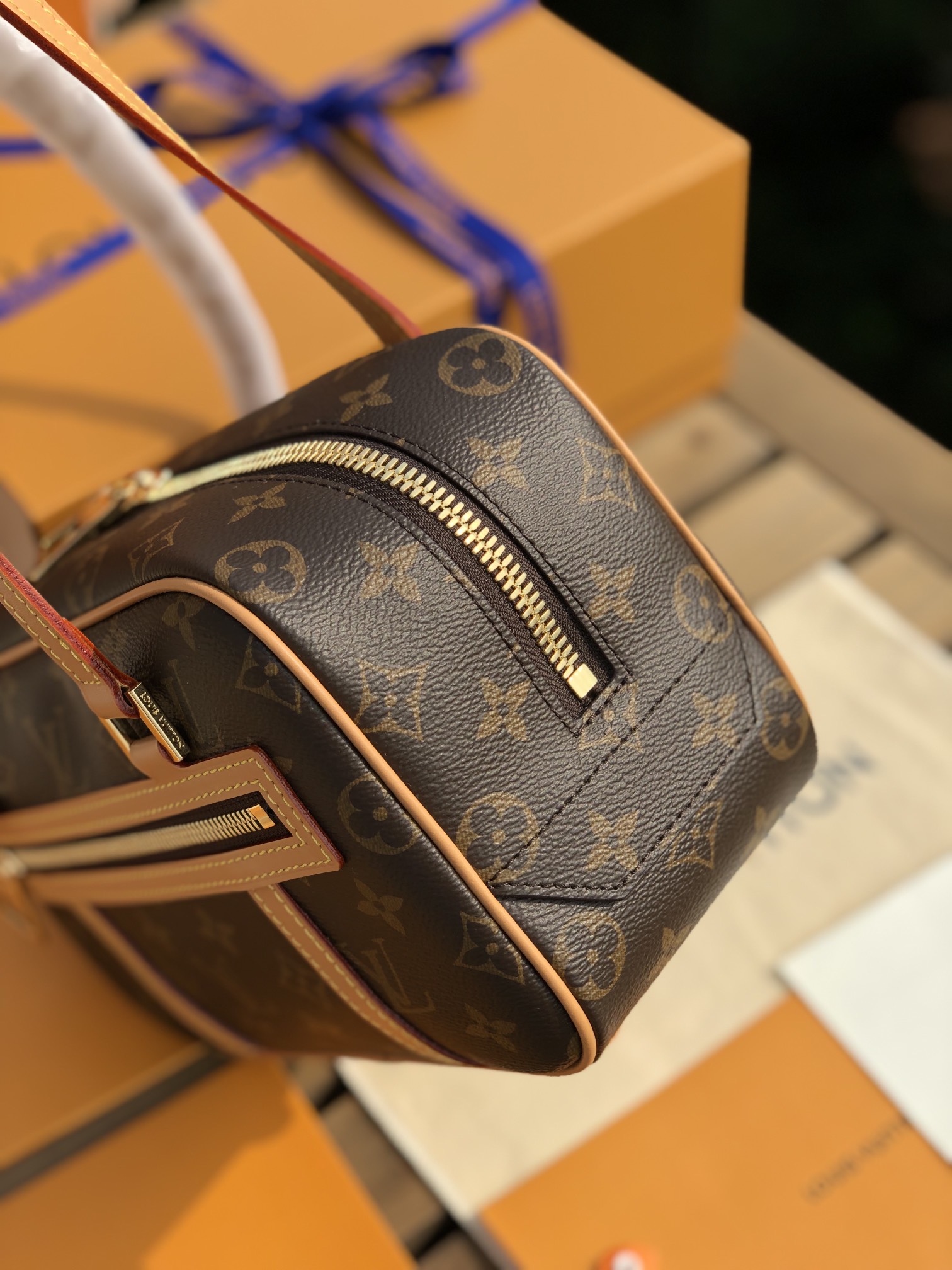 🌼 m46321尺寸:26x16x11原厂渠道 2022 LV第一波秋冬包Cite又火了🔥上架的第一波秋