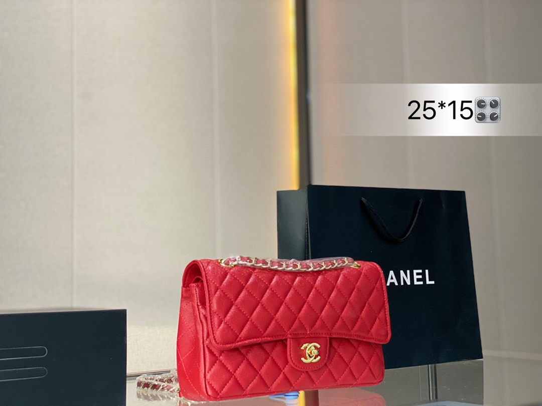 K0 纯皮版香奈儿Chanel cf 如你愿 鱼子酱牛皮金扣银扣双色CF来临巨难得的经典爆款 使用后更是让你惊讶越用越美型，皮料超级软软软颗粒纹皮质虽然微平却很有型，极致舒服的手感。超越想象 只有包在你手上才能感受到它的美好无需多言 用心感受 规格：25*15全套包装”},”isShowStock”:false,”subimgsSrc”:,”isTocf 如你愿 鱼子酱牛皮金扣银扣双色CF来临巨难得的经典爆款 使用后更是让你惊讶越用越美型，皮料超级软软软颗粒纹皮质虽然微平却很有型，极致舒服的手感。超越想象 只有包在你手上才能感受到它的美好无需多言 用心感受 规格：25*15全套包装