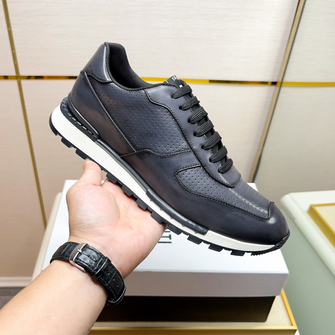 480BerlutiBerluti Men's SneakersEste zapato excepcionalmente moderno rompe moldes con un empeine de 