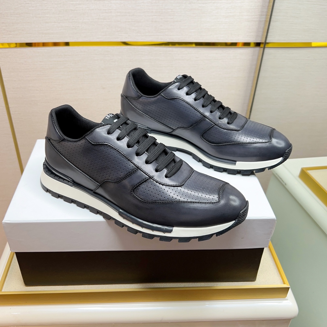 480BerlutiBerluti Men's SneakersEste zapato excepcionalmente moderno rompe moldes con un empeine de 