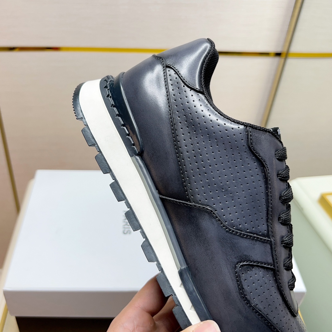 480BerlutiBerluti Men's SneakersEste zapato excepcionalmente moderno rompe moldes con un empeine de 