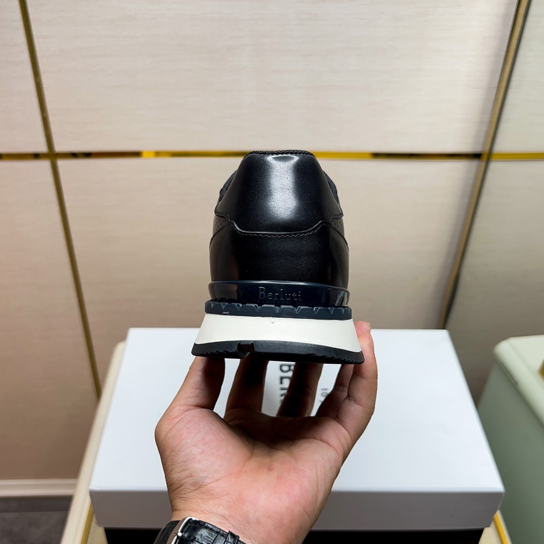 480BerlutiBerluti Men's SneakersEste zapato excepcionalmente moderno rompe moldes con un empeine de 