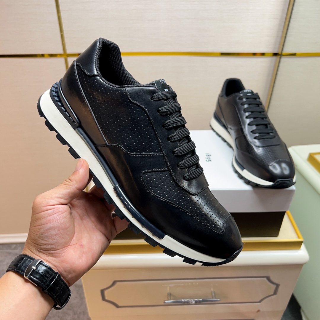 480BerlutiBerluti Men's SneakersEste zapato excepcionalmente moderno rompe moldes con un empeine de 