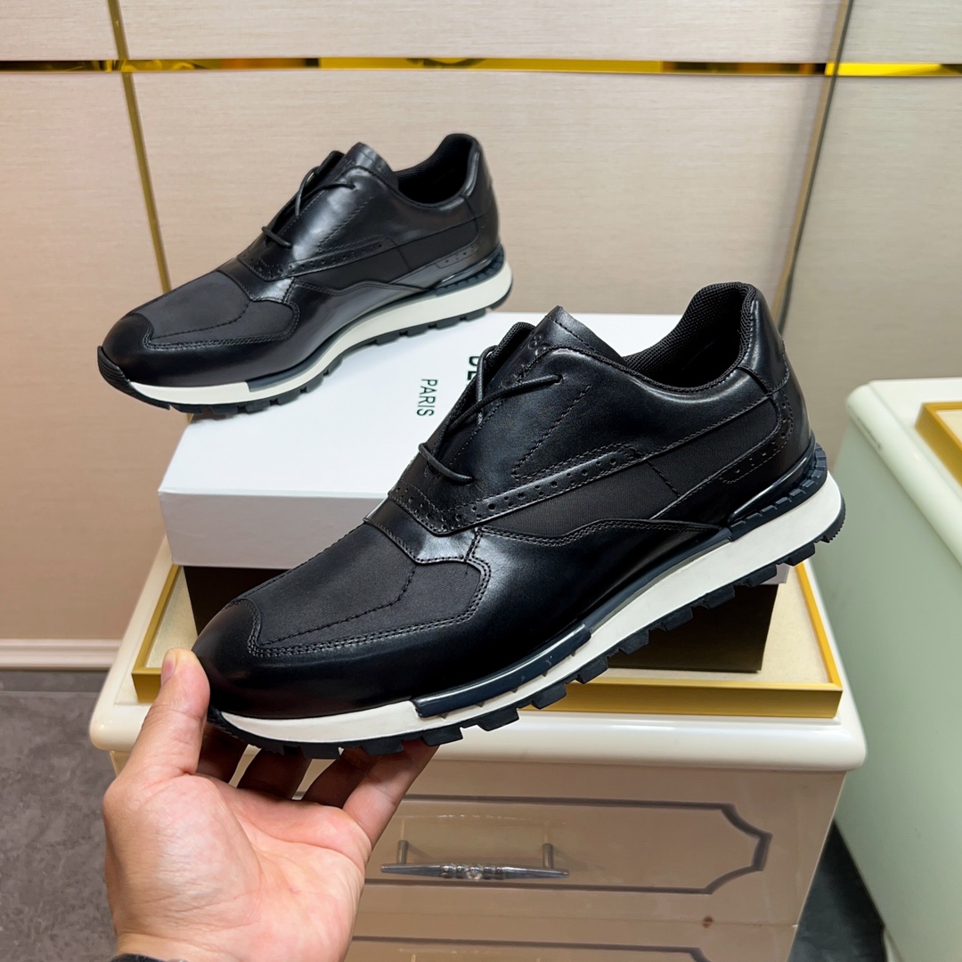 480BerlutiBerluti Men's SneakersEste zapato excepcionalmente moderno rompe moldes con un empeine de 