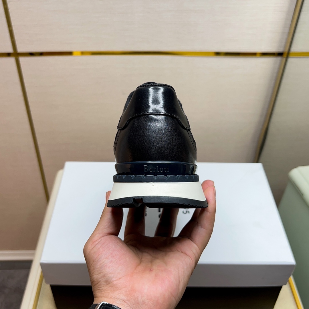 480BerlutiBerluti Men's SneakersEste zapato excepcionalmente moderno rompe moldes con un empeine de 