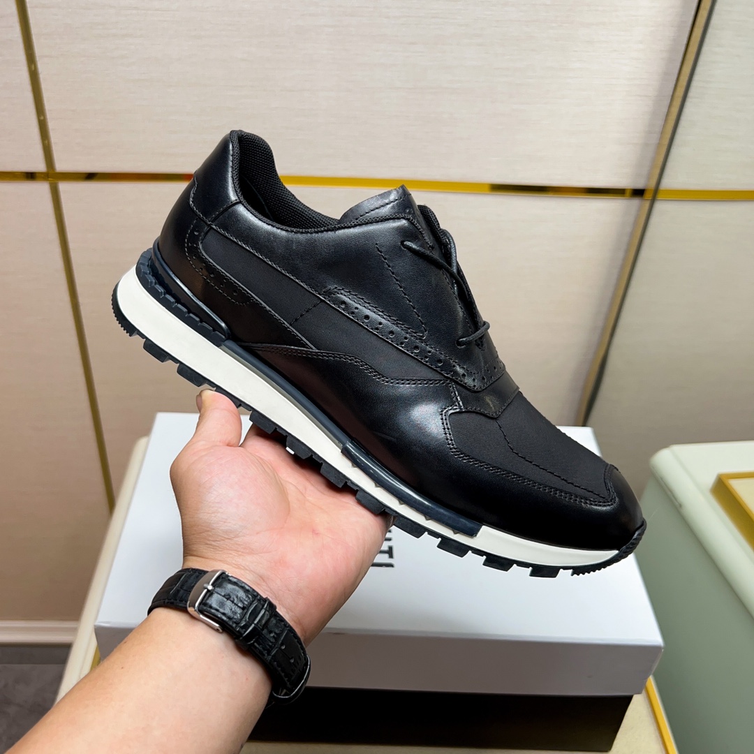 480BerlutiBerluti Men's SneakersEste zapato excepcionalmente moderno rompe moldes con un empeine de 