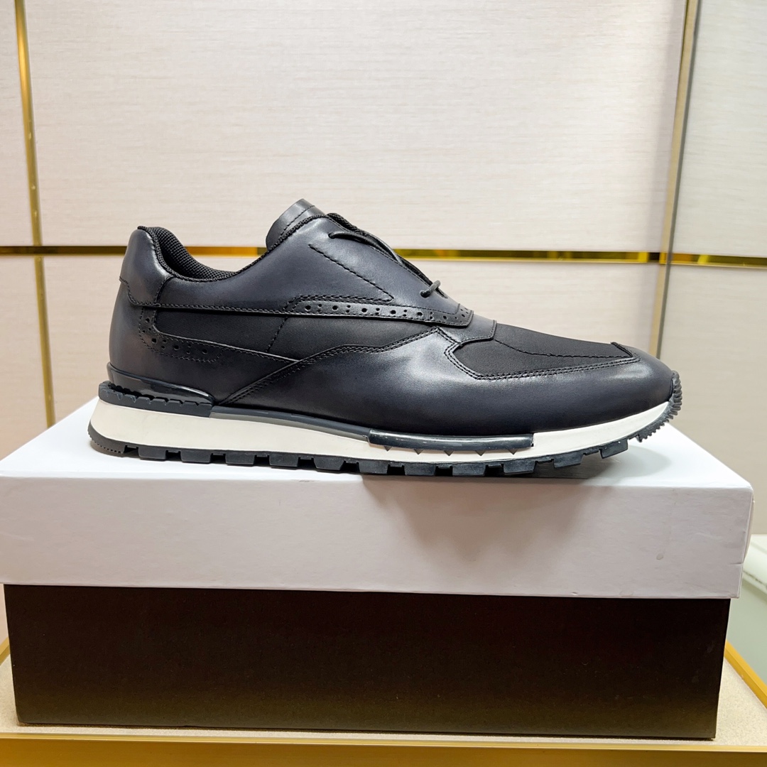 480BerlutiBerluti Men's SneakersEste zapato excepcionalmente moderno rompe moldes con un empeine de 