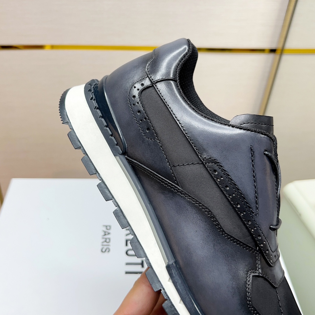 480BerlutiBerluti Men's SneakersEste zapato excepcionalmente moderno rompe moldes con un empeine de 