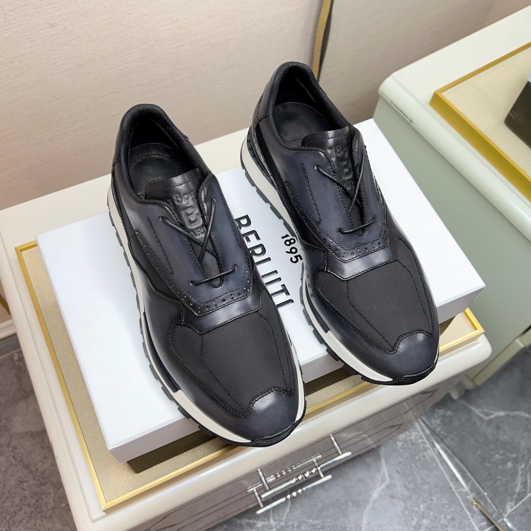 480BerlutiBerluti Men's SneakersEste zapato excepcionalmente moderno rompe moldes con un empeine de 