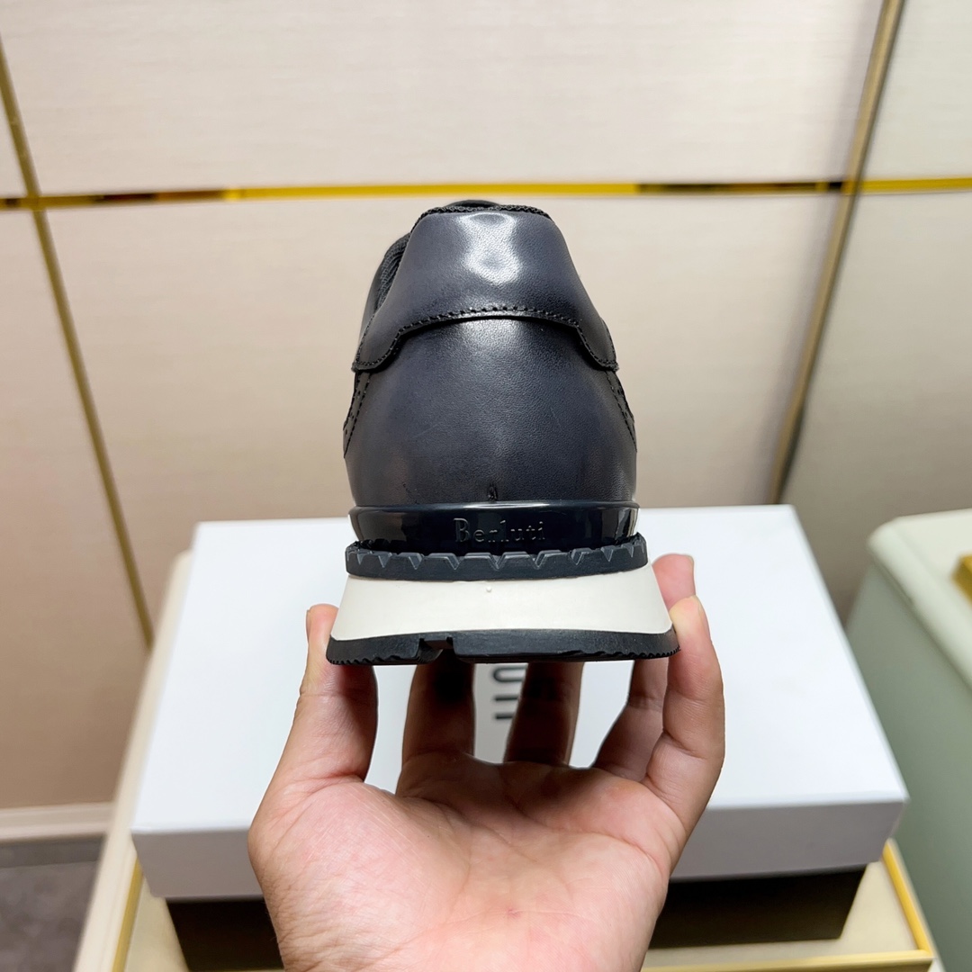 480BerlutiBerluti Men's SneakersEste zapato excepcionalmente moderno rompe moldes con un empeine de 