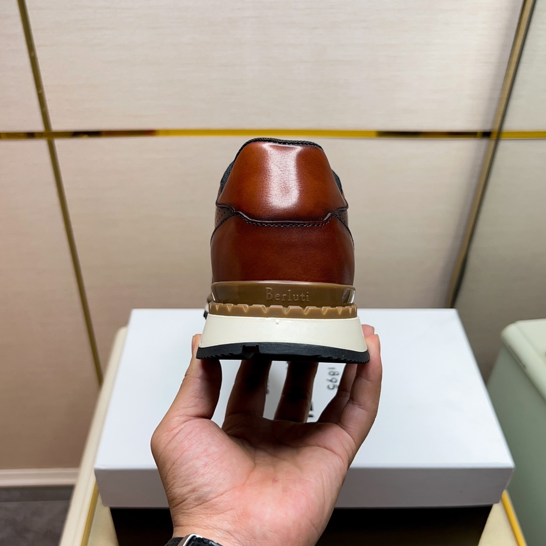 480BerlutiBerluti Men's SneakersEste zapato excepcionalmente moderno rompe moldes con un empeine de 