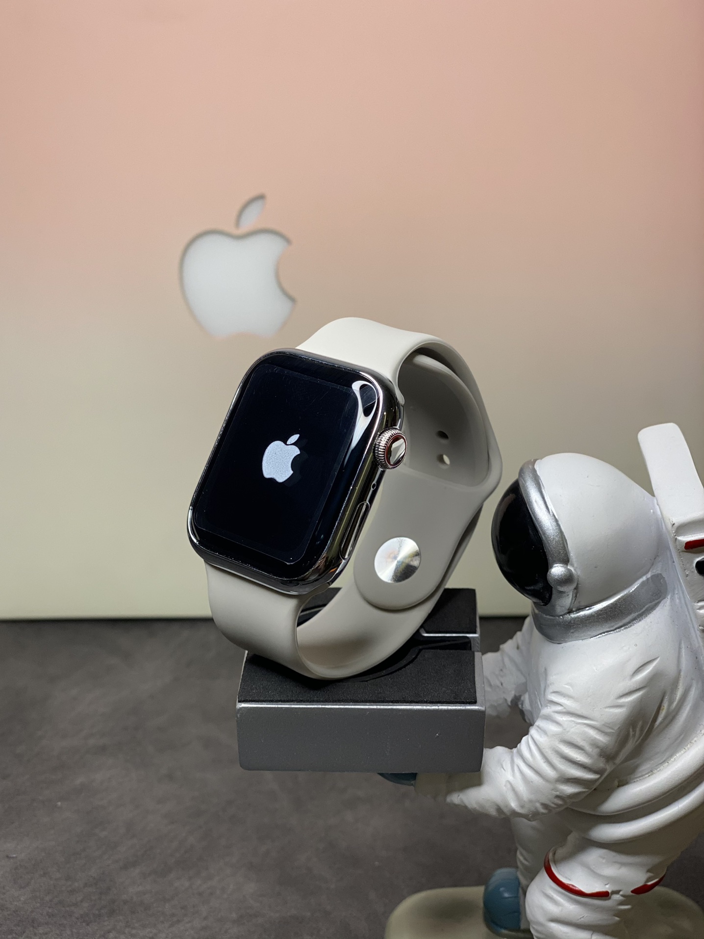 苹果ln毒版开发 市面最稳‼️💰220 苹果Apple Watch 8代手表 正品1:1开模 后盖带表带卡扣