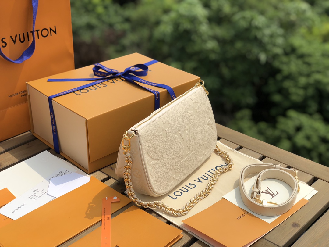 🌼 m80447尺寸25×14.5×4.5cm百分百渠道保障，奶油白真是超级适合夏天的颜色，清新温柔，牛