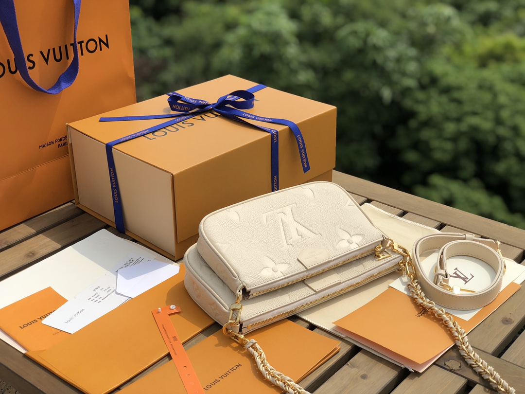 🌼 m80447尺寸25×14.5×4.5cm百分百渠道保障，奶油白真是超级适合夏天的颜色，清新温柔，牛