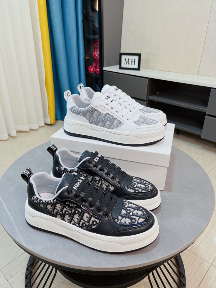 I5 Dior 迪奥  鞋面采用进口牛皮搭配专供面料打造网布透气内里.让行走更加便捷舒适与官方的质量相比美的1：1复刻.打造时尚个性衬托你的与众不同潮男必备!经典款.男码：38-44.
