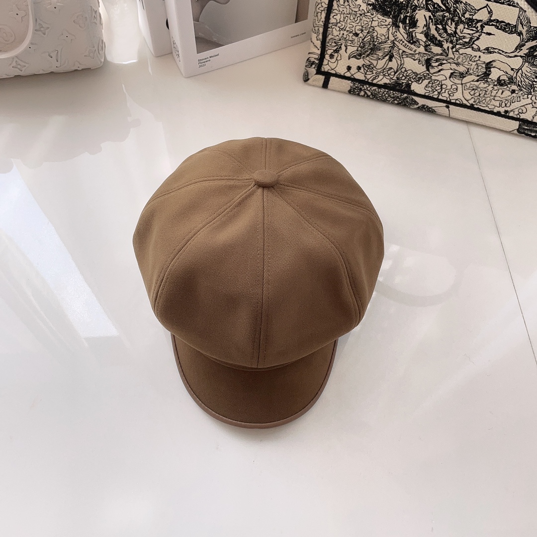 [Valentino Hats]The color system is very high-end A full of temperament