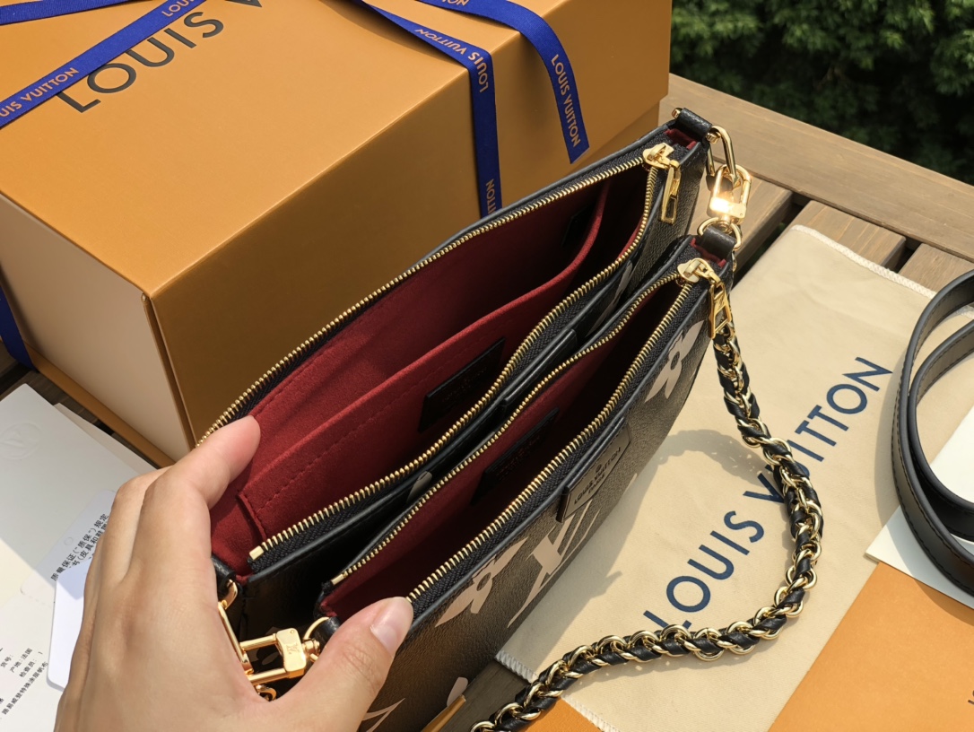 🌼 m45777尺寸25.5×14.5×4.5cm黑底白花搭配奶油色标志性图案，气质百搭海外渠道货Mul