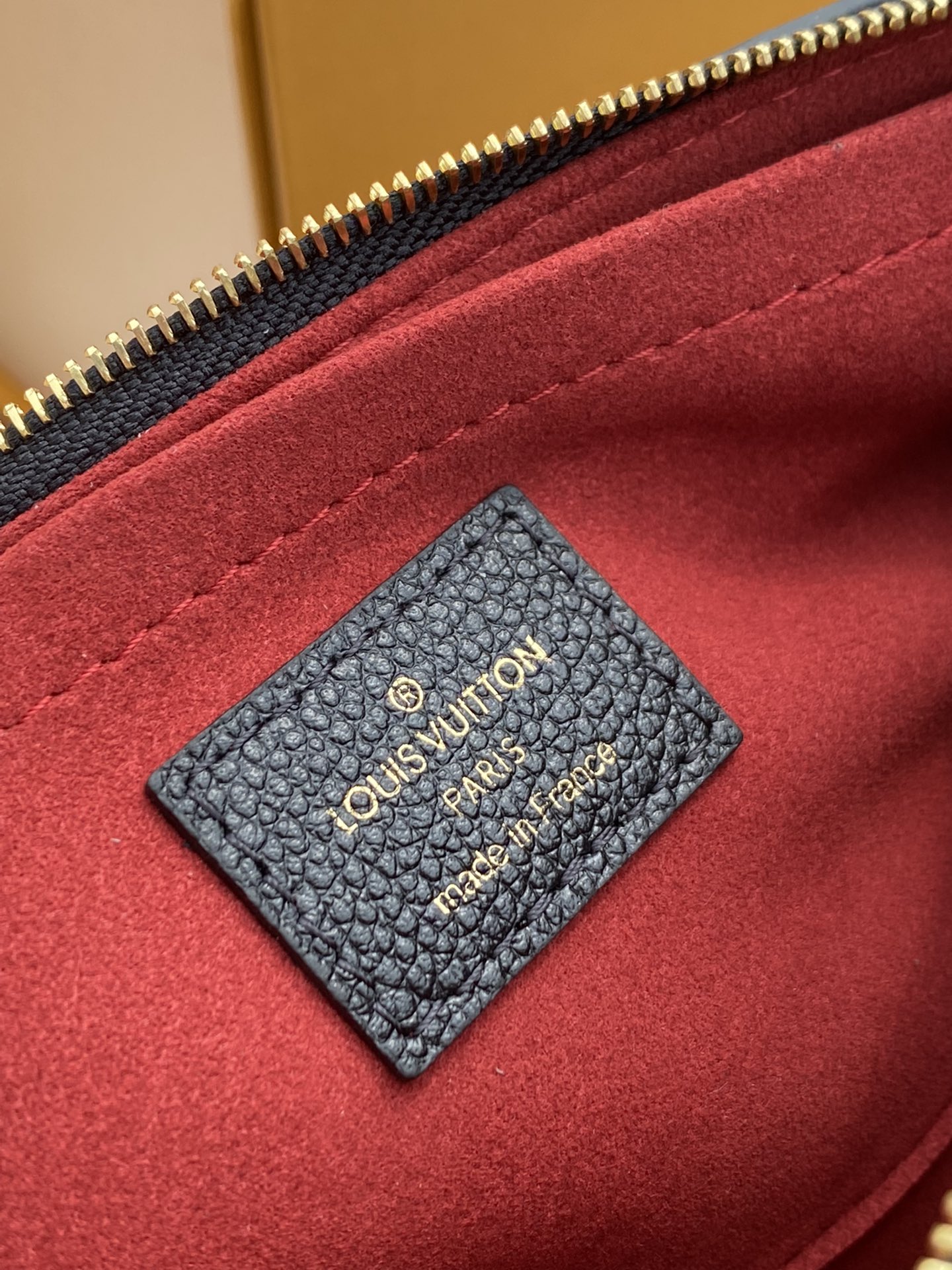 🌼 m45777尺寸25.5×14.5×4.5cm黑底白花搭配奶油色标志性图案，气质百搭海外渠道货Mul