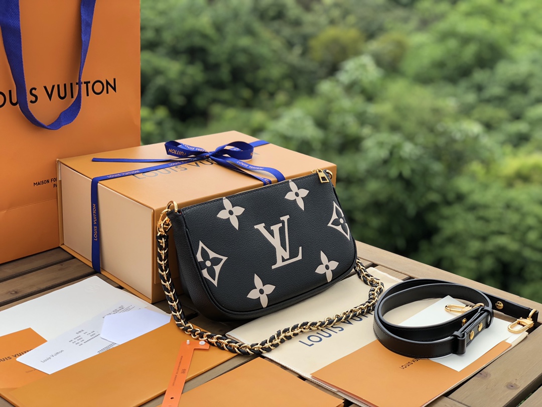 🌼 m45777尺寸25.5×14.5×4.5cm黑底白花搭配奶油色标志性图案，气质百搭海外渠道货Mul